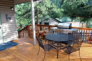 Cabin, 1 Bedroom | BBQ/picnic Area
