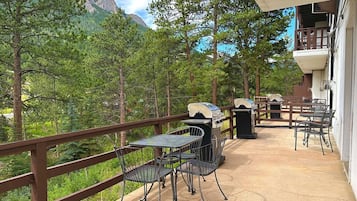 Studio | Outdoor dining