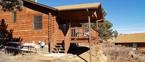 Cabin, 2 Bedrooms | Property grounds