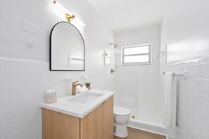 Hair dryer, towels - Retro Modern vibes ! King Bed Near beach ! Villa 9 (Lake Worth)