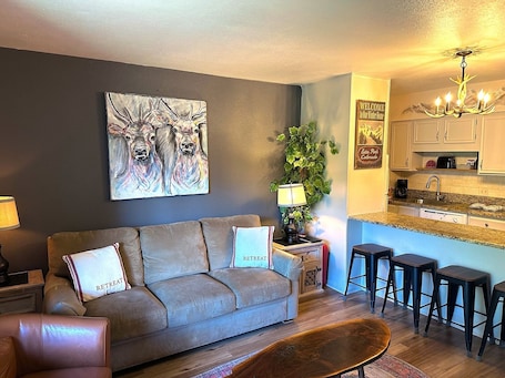 Condo, 1 Bedroom | Interior