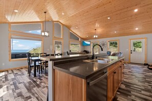 Interior - Lakefront home, Beach, Hot tub, Sunsets, Firepit, near McLain State Park (Hancock)