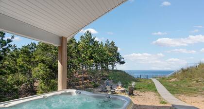 Lakefront home, Beach, Hot tub, Sunsets, Firepit, near McLain State Park