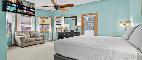 5 Schlafzimmer, Schreibtisch, Bügeleisen/Bügelbrett, Reisekinderbett