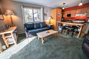 Apartment, 1 Bedroom | Living area