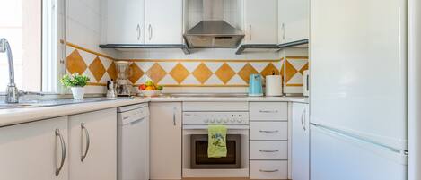 Fridge, microwave, oven, dishwasher