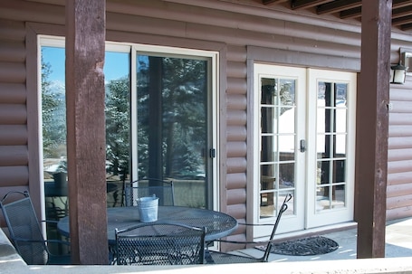 Cabin, 1 Bedroom | Outdoor dining