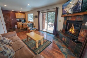 Cabin, 1 Bedroom | Living area