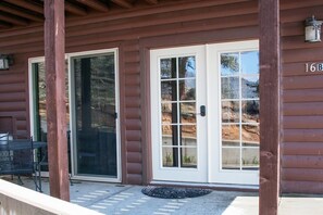 Exterior detail - Lazy R Cottages: 16b 1 Bedroom Cabin (Estes Park)