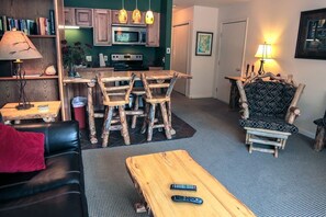 Condo, 1 Bedroom | Private kitchen