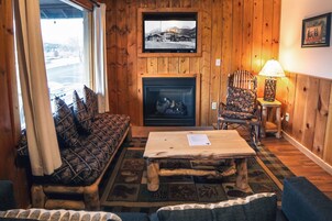 Cabin, 2 Bedrooms | Living area