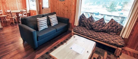 Cabin, 2 Bedrooms | Living area