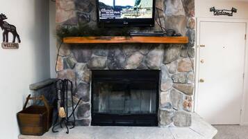 Condo, 2 Bedrooms | Interior