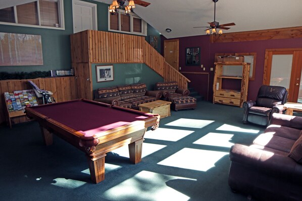 Studio | Billiards
