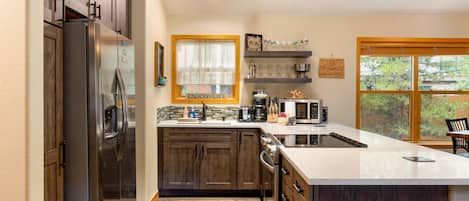Townhome, 2 Bedrooms | Private kitchen