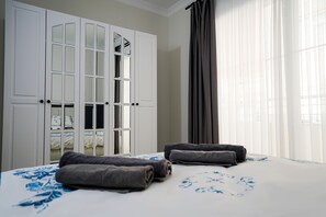 Penthouse Confort | Camas con efecto memoria, escritorio y espacio para trabajar con laptop 