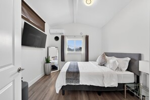 2 bedrooms, desk, free WiFi, bed sheets