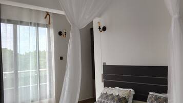 Room | Iron/ironing board, free WiFi