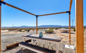 تناول الطعام بالخارج