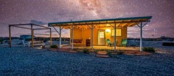 HotTub & Sunset Views -- Relaxing Desert Retreat Near Joshua Tree