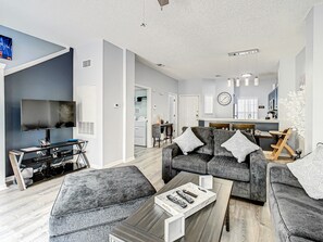 TV - Terra Verde Resort Stay: Themed Townhome w/ Jacuzzi, Near Disney (Kissimmee)