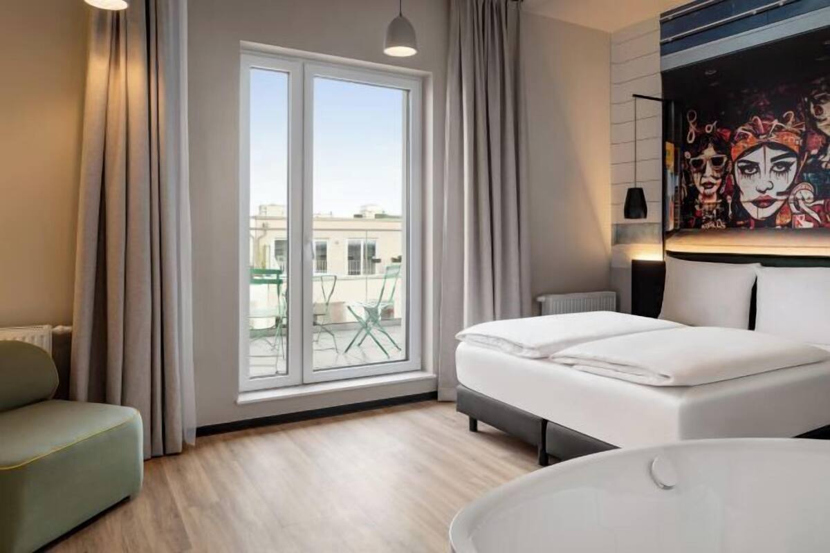 Hypo-allergenic bedding, in-room safe, soundproofing