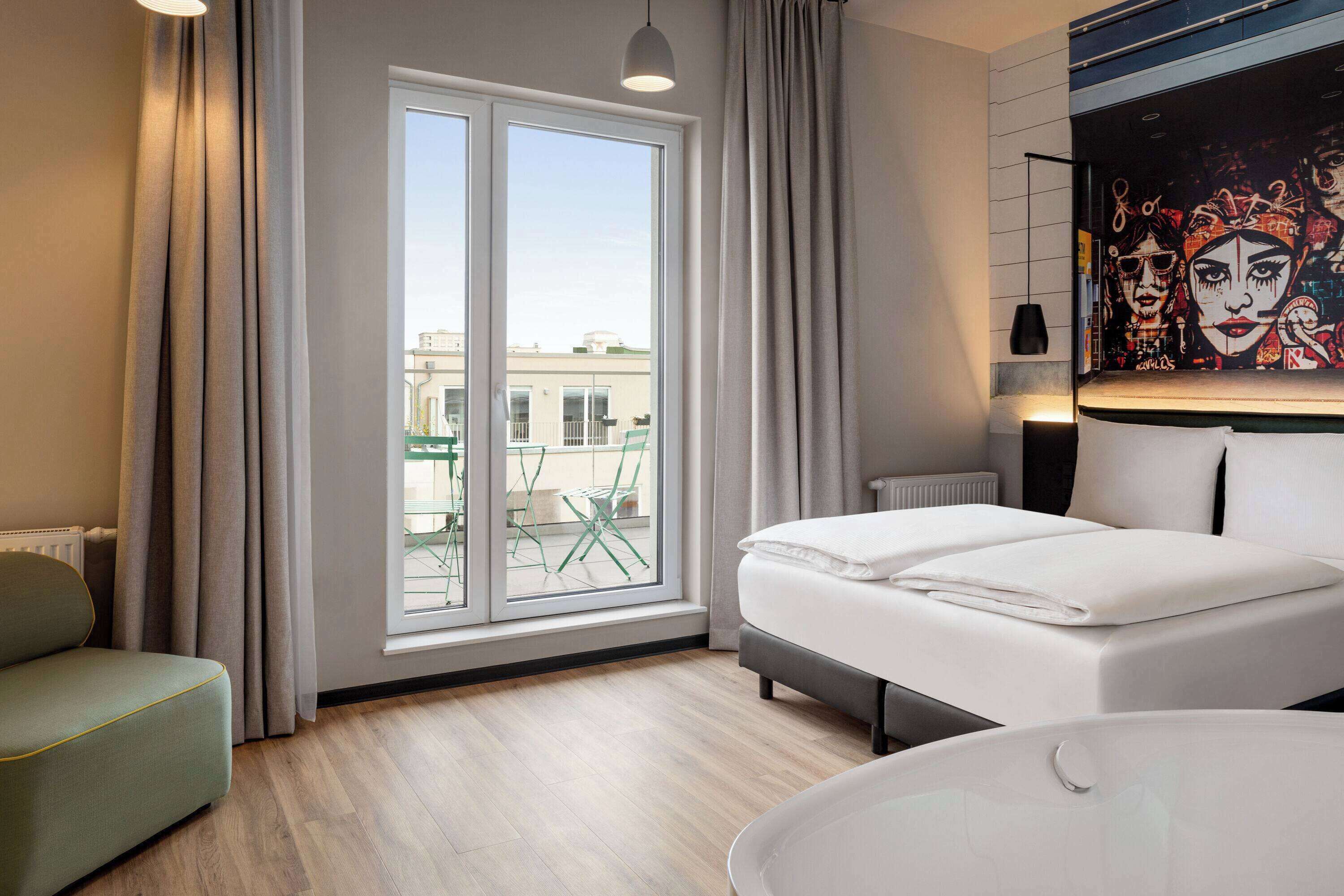 Lounge Plus Room Terrasse | Allergitestet sengetøy, safe på rommet og individuelt innredet