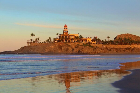 Beach nearby - Modern Beach Home in Cerritos *no service fees* (El Pescadero)