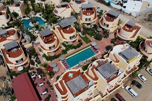 Exterior - Modern Beach Home in Cerritos *no service fees* (El Pescadero)