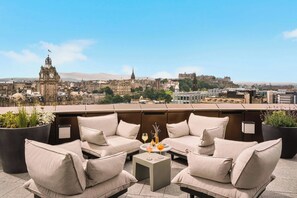 2 restaurants; breakfast, lunch, and dinner served - W Edinburgh (Edinburgh)