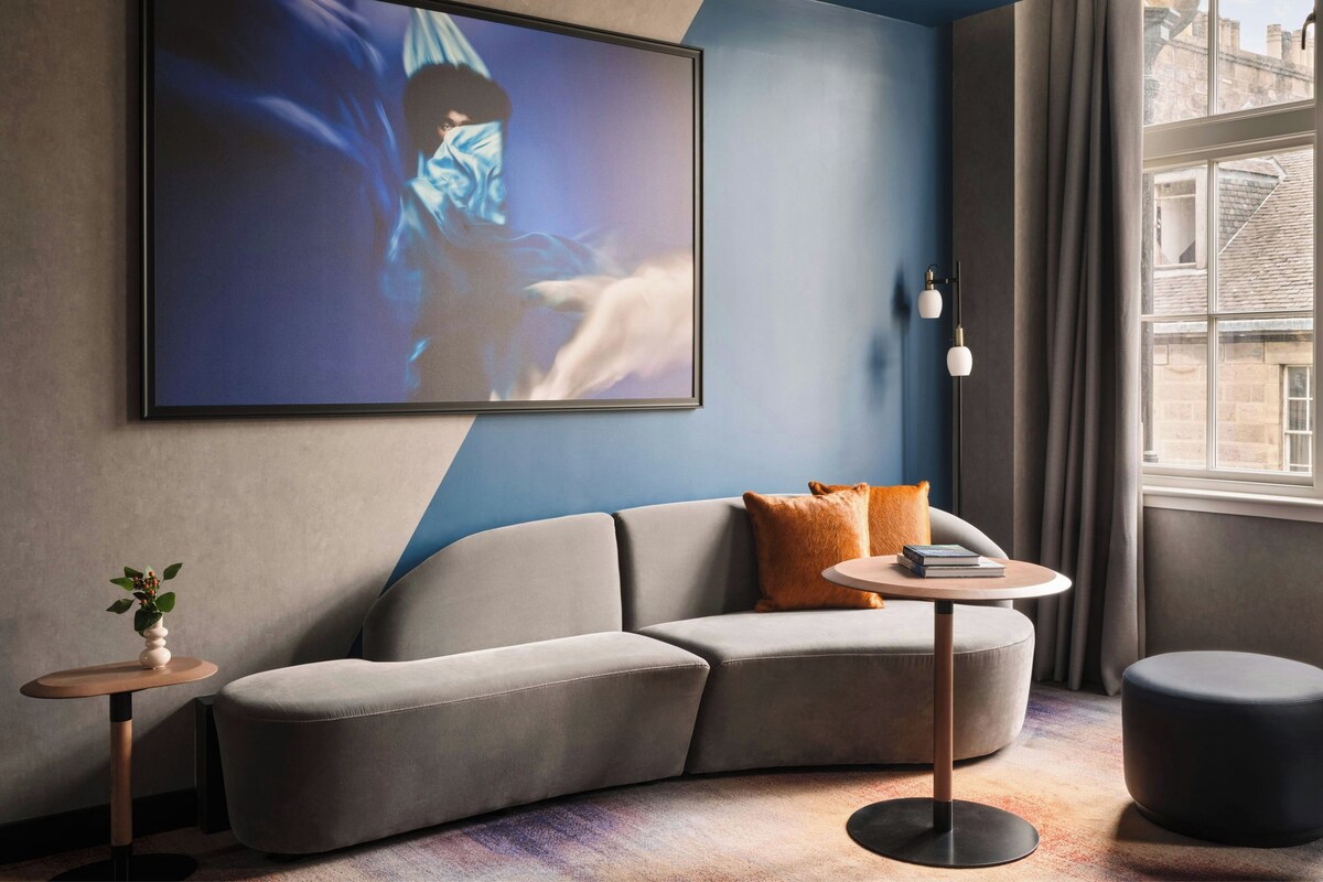 Ropa de cama de alta calidad y minibar 
