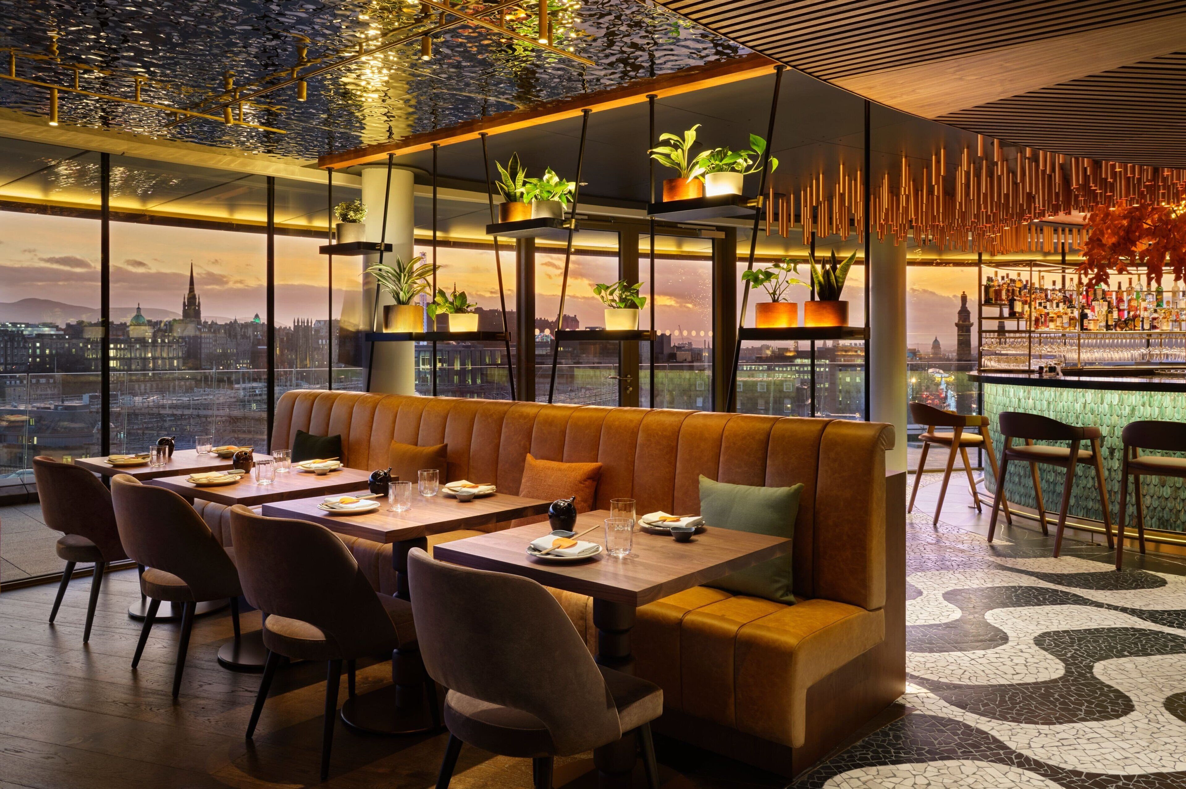 2 restaurants; breakfast, lunch, and dinner served