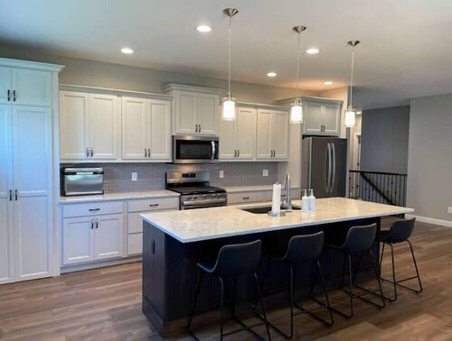 Entire Home: First Class Stay for Work & Play
