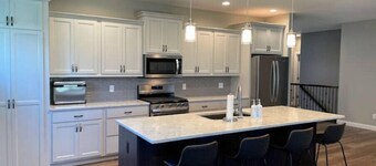 Entire Home: First Class Stay for Work & Play
