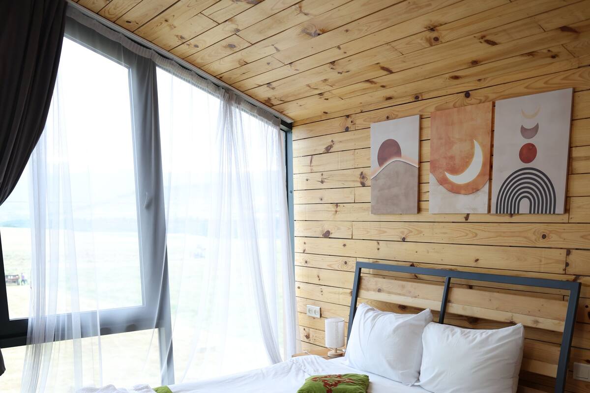 Habitación doble superior, vistas a la montaña | Ropa de cama de alta calidad, escritorio, sistema de insonorización