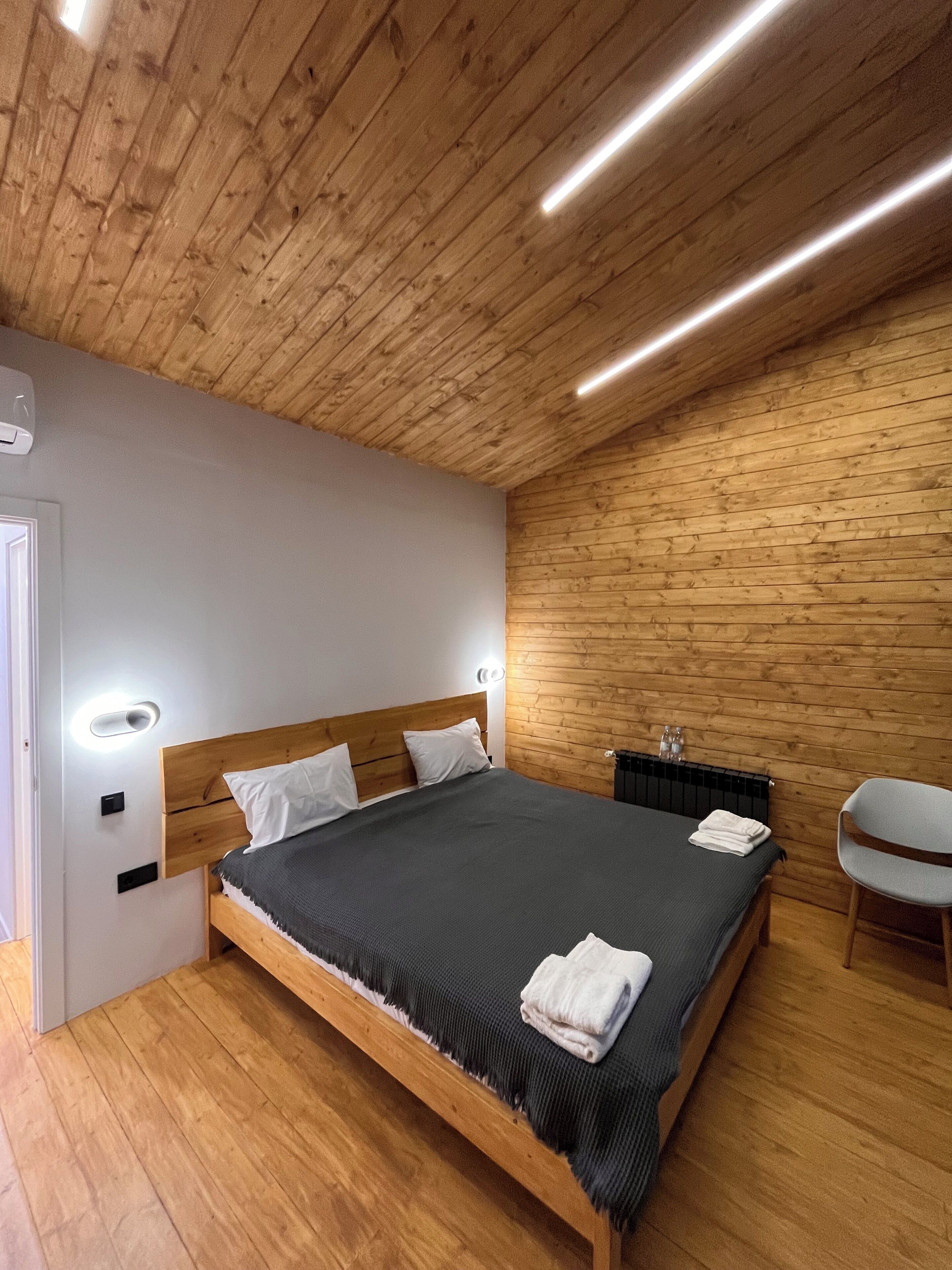 Family Cottage | Memory-foam beds, soundproofing, free WiFi, individually decorated