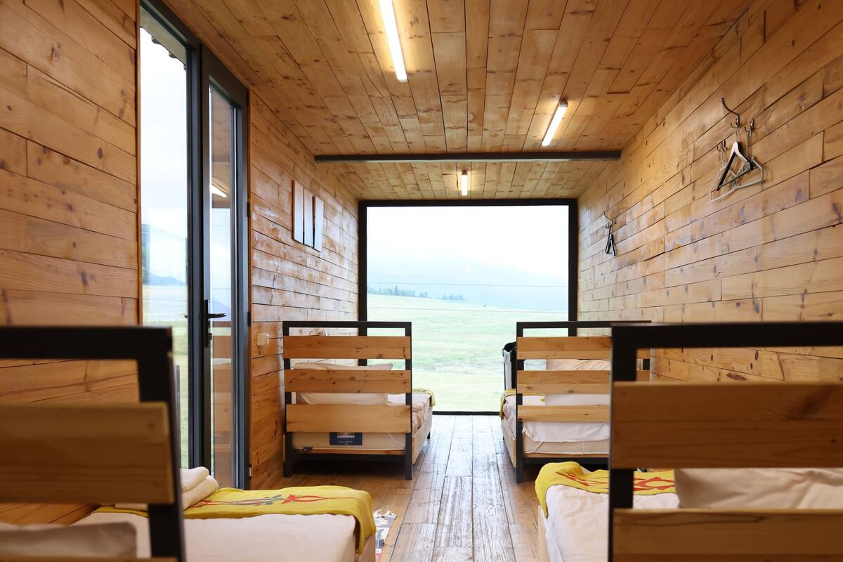 Habitación cuádruple familiar | Ropa de cama de alta calidad, escritorio, sistema de insonorización