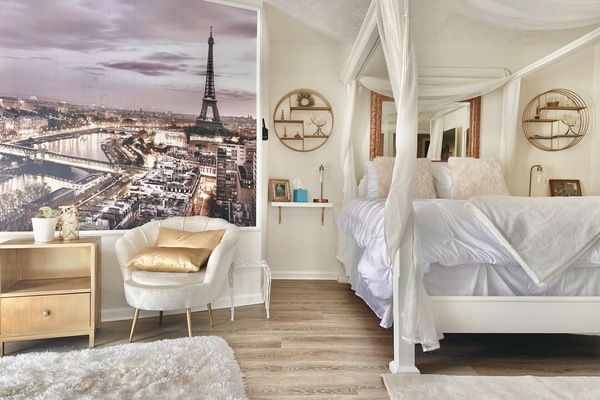 Luxury Double Room, Ensuite (Paris Suite) | Hypo-allergenic bedding, individually decorated, individually furnished