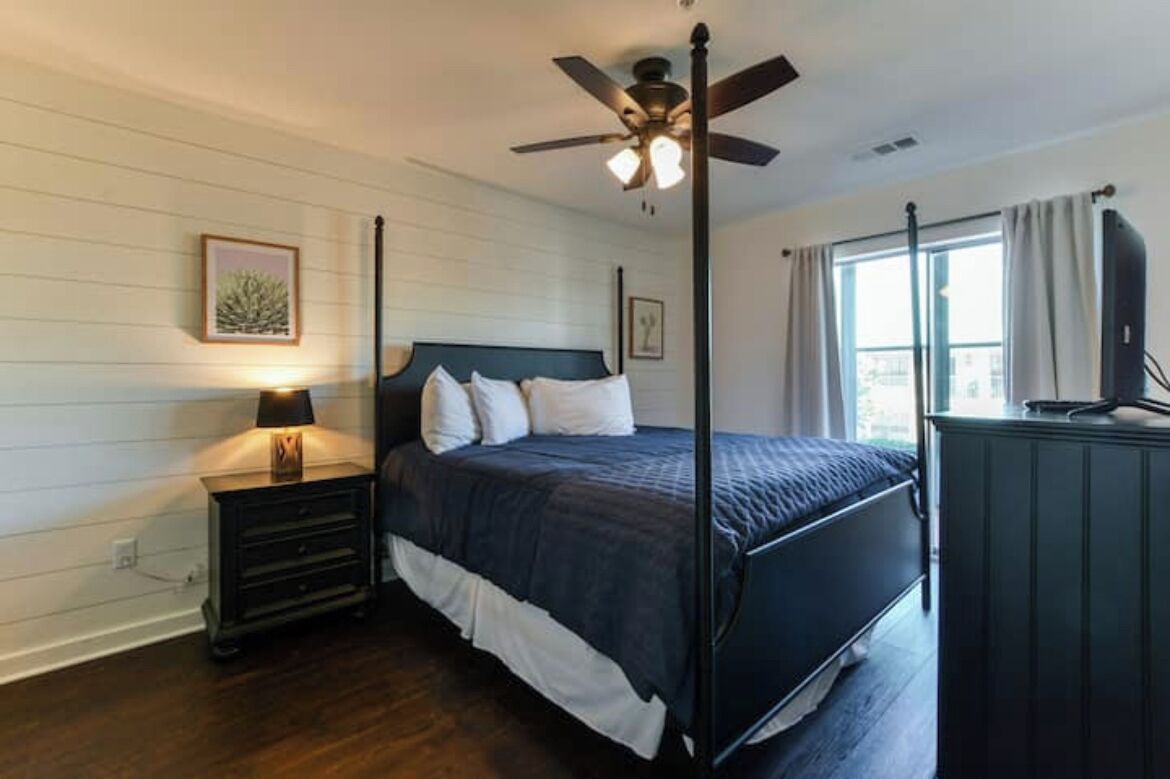 2 bedrooms, in-room safe, WiFi, bed sheets