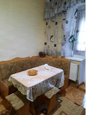 Dining - 1-zimmer-wohnung, 40 m². -5 Min. vom Fitnesscenter und Schwimmbad Entfernt (Bălți)