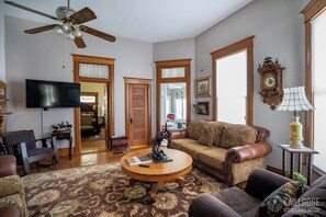 Living area - The Historic Gillen House in Lampasas TX (Lampasas)
