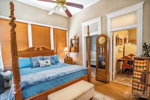 5 bedrooms, iron/ironing board, WiFi, bed sheets
