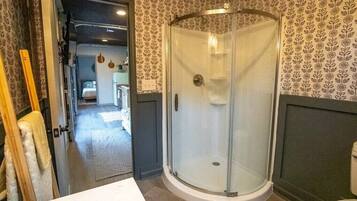 Douche, sĂšche-cheveux