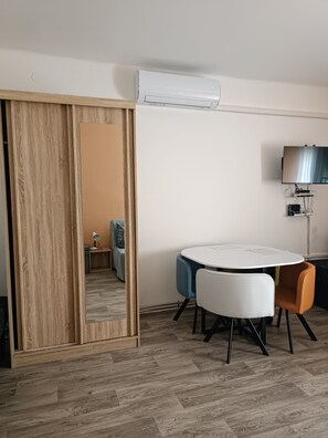 Interior - 100 lépés - 100 steps - Apt with huge terrace next to the thermal bath (Harkány)