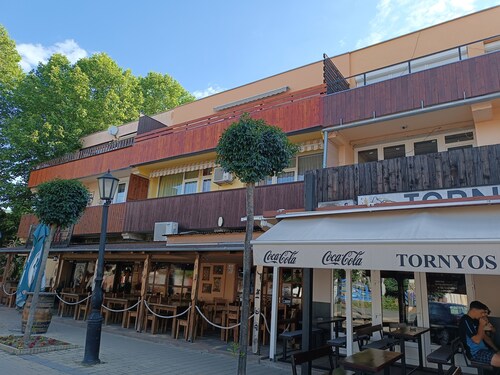 100 lépés - 100 steps - Apt with huge terrace next to the thermal bath