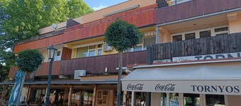 100 lépés - 100 steps - Apt with huge terrace next to the thermal bath