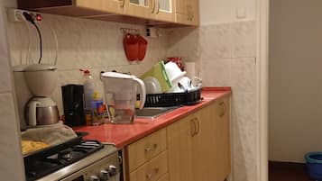 Frigorifero, microonde, forno, macchina per tè/caffè