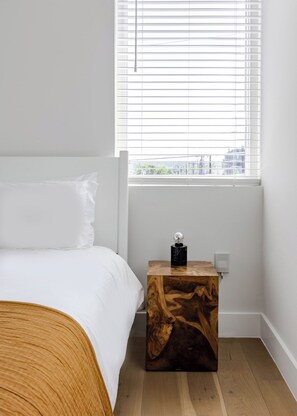 1 bedroom, iron/ironing board, internet, bed sheets