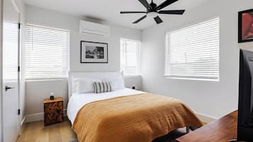 1 dormitori, planxa i posts de planxar, Internet i roba de llit