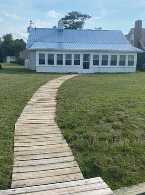 Exterior - HELLO SUNSHINE...THE CURRITUCK SOUND AWAITS YOU (Point Harbor)